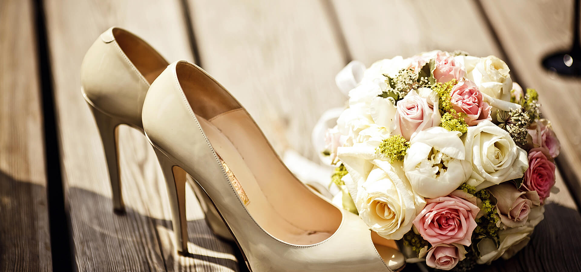Как оформить свадьбу в бежевом цвете?